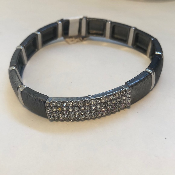 😃 Bundle 3 😃 for $20! Silver & Pewter Stretch Bracelet w/ crystal Beads - Picture 4 of 4